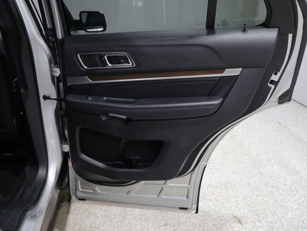 Used 2019 Ford Explorer Limited w/ Class III Trailer Tow Package image 21