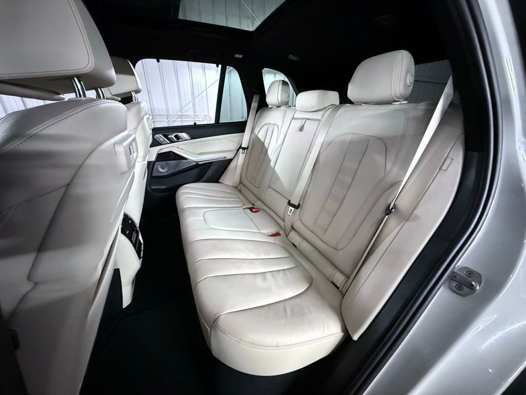 Used 2020 BMW X5 xDrive50i w/ Executive Package image 22