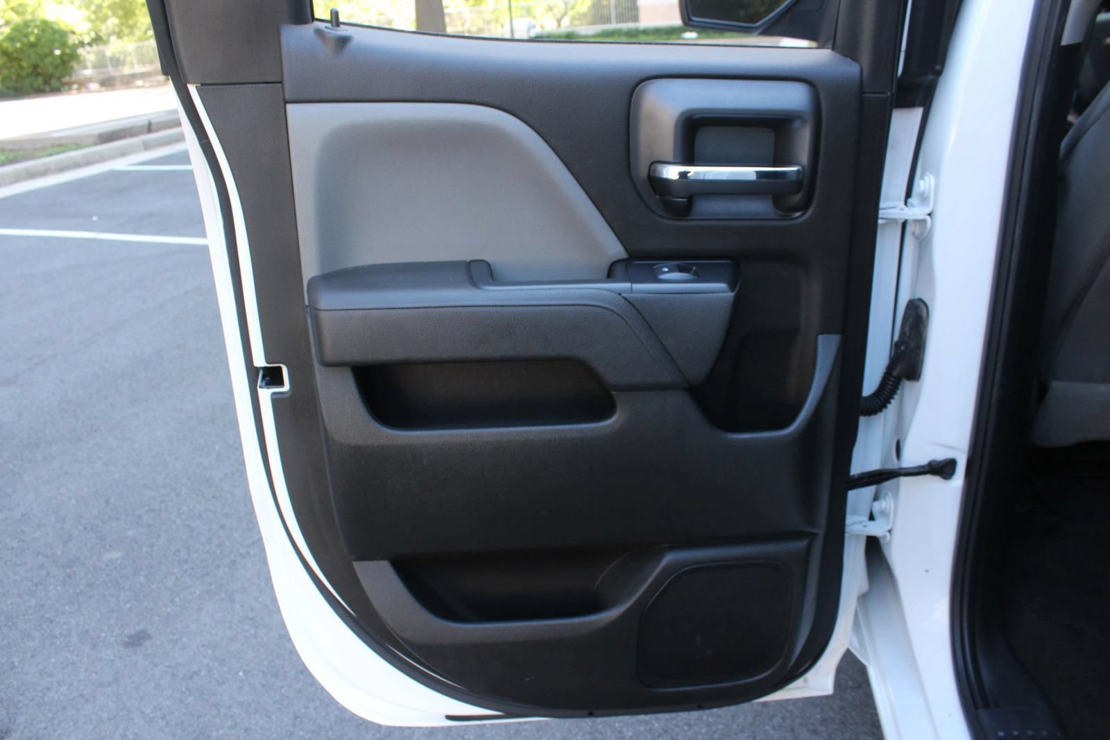 Used 2018 Chevrolet Silverado 1500 Custom RWD image 17