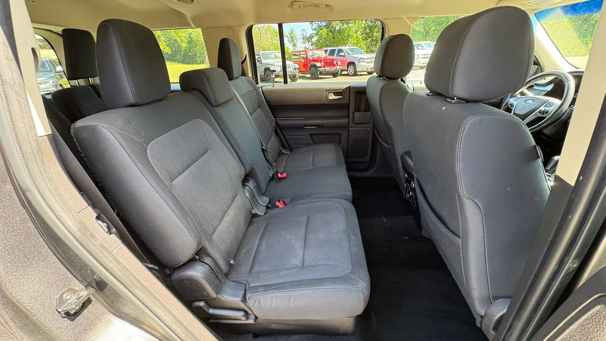 Used 2018 Ford Flex SE FWD image 30