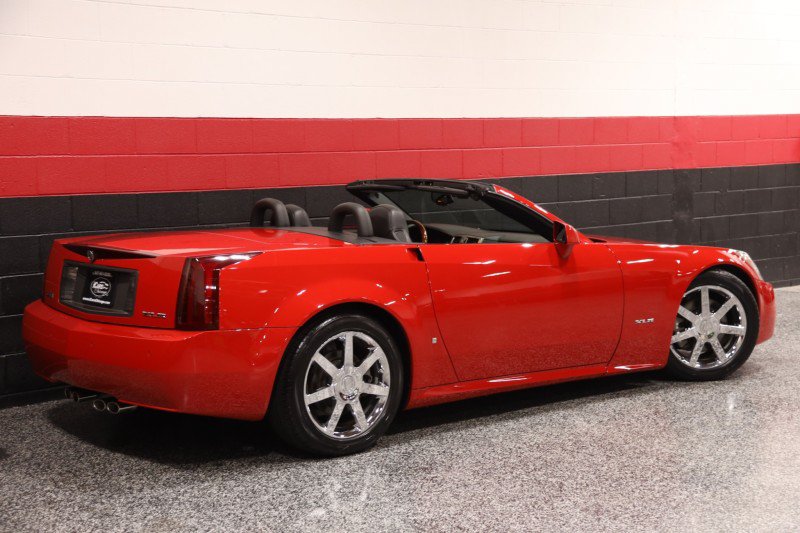 Used 2007 Cadillac XLR RWD image 9
