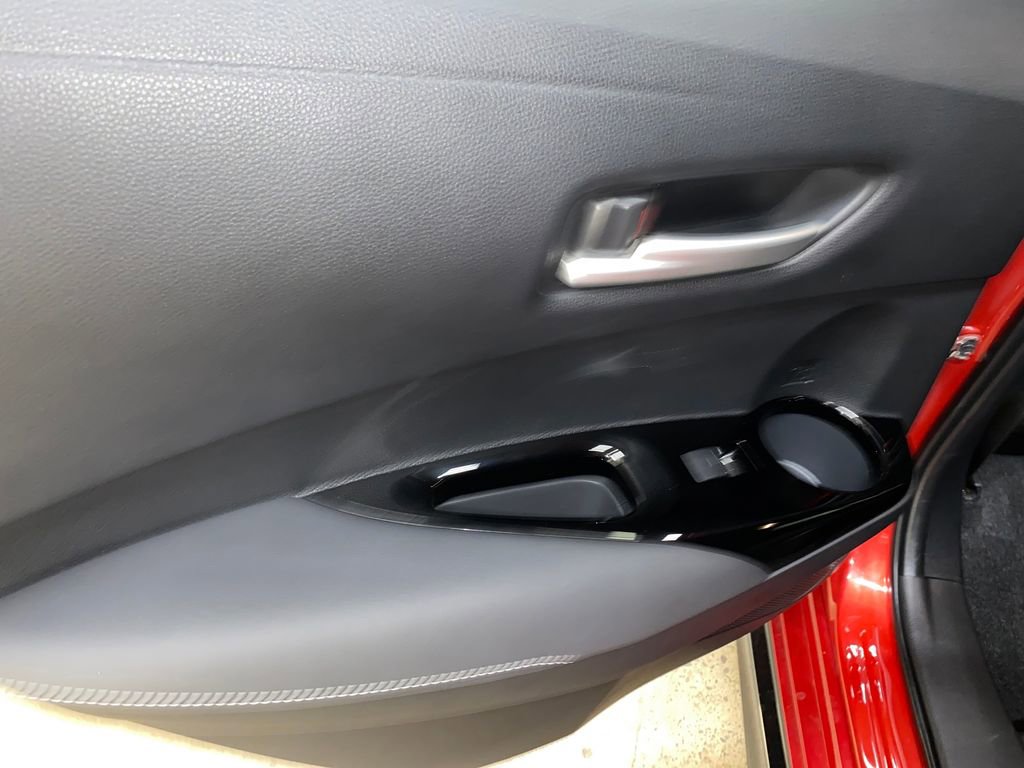 Used 2021 Toyota Corolla SE w/ Special Edition image 14
