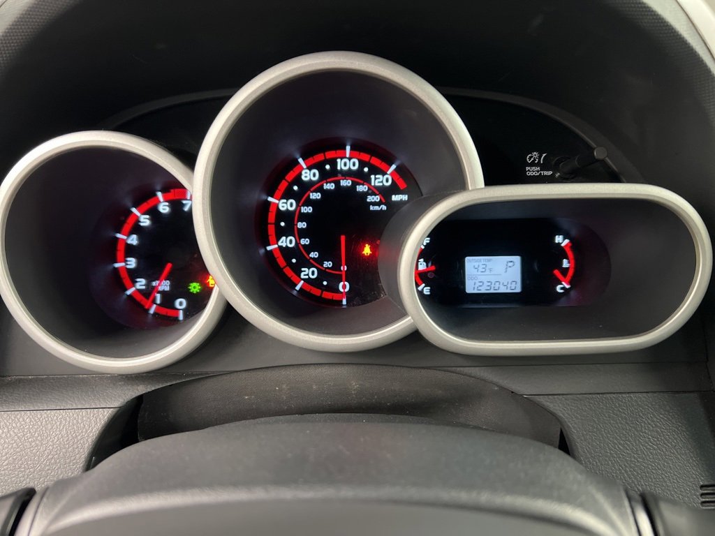 Used 2009 Pontiac Vibe w/ Preferred Package image 16