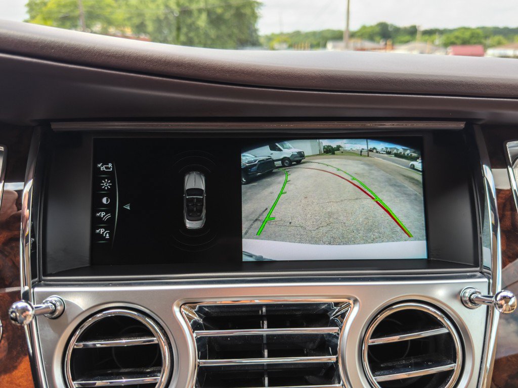 Used 2018 Rolls-Royce Dawn RWD image 47