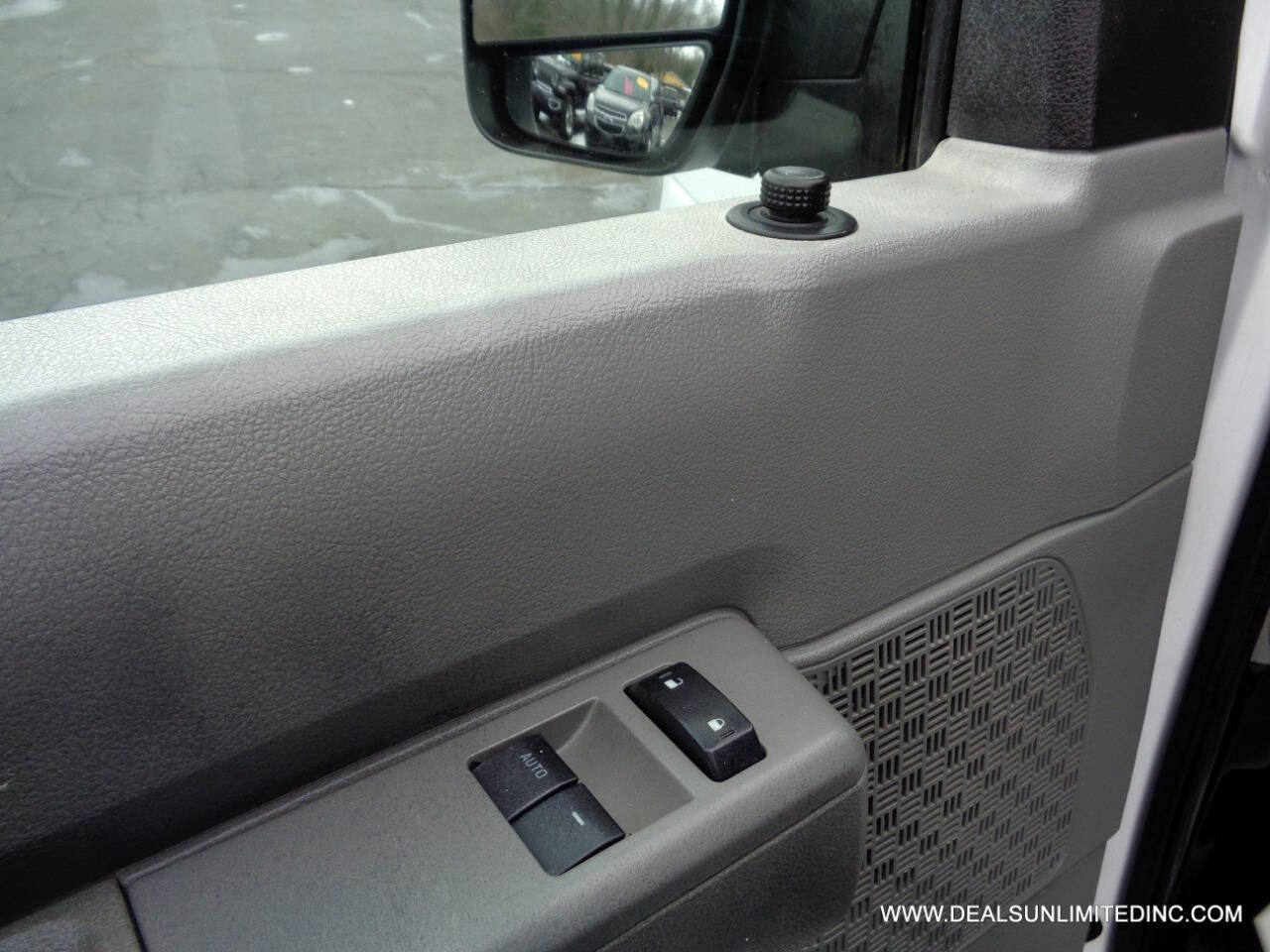 Used 2014 Ford E-250 and Econoline 250 w/ Power Group RWD image 10