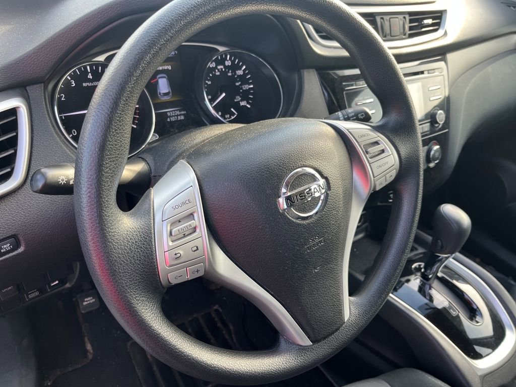 Used 2016 Nissan Rogue S image 9