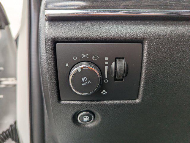 Used 2016 Jeep Grand Cherokee Overland AWD/4WD image 17