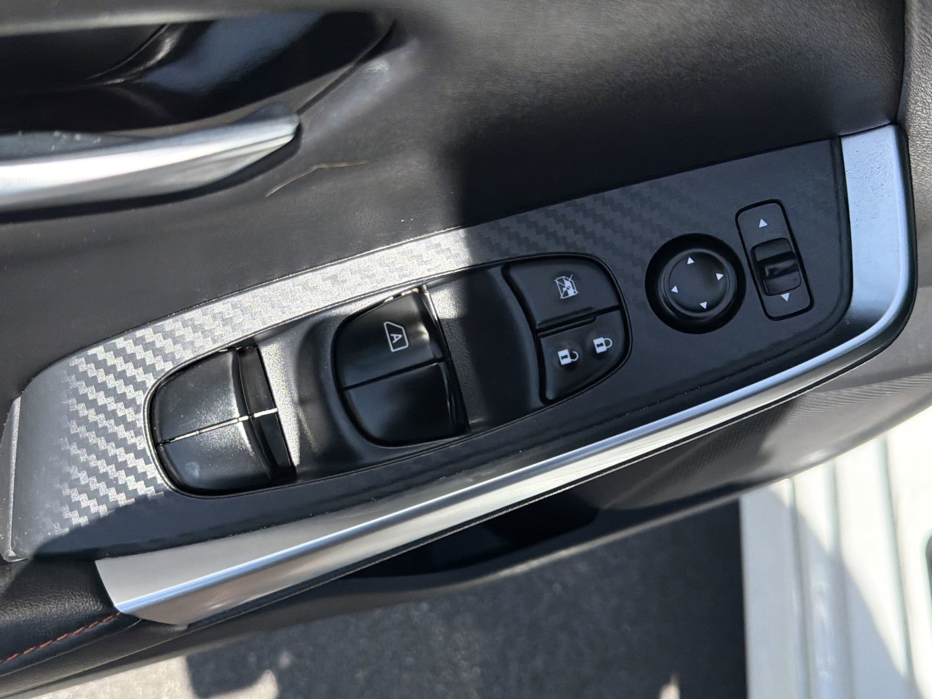 Used 2025 Nissan Sentra SR image 18