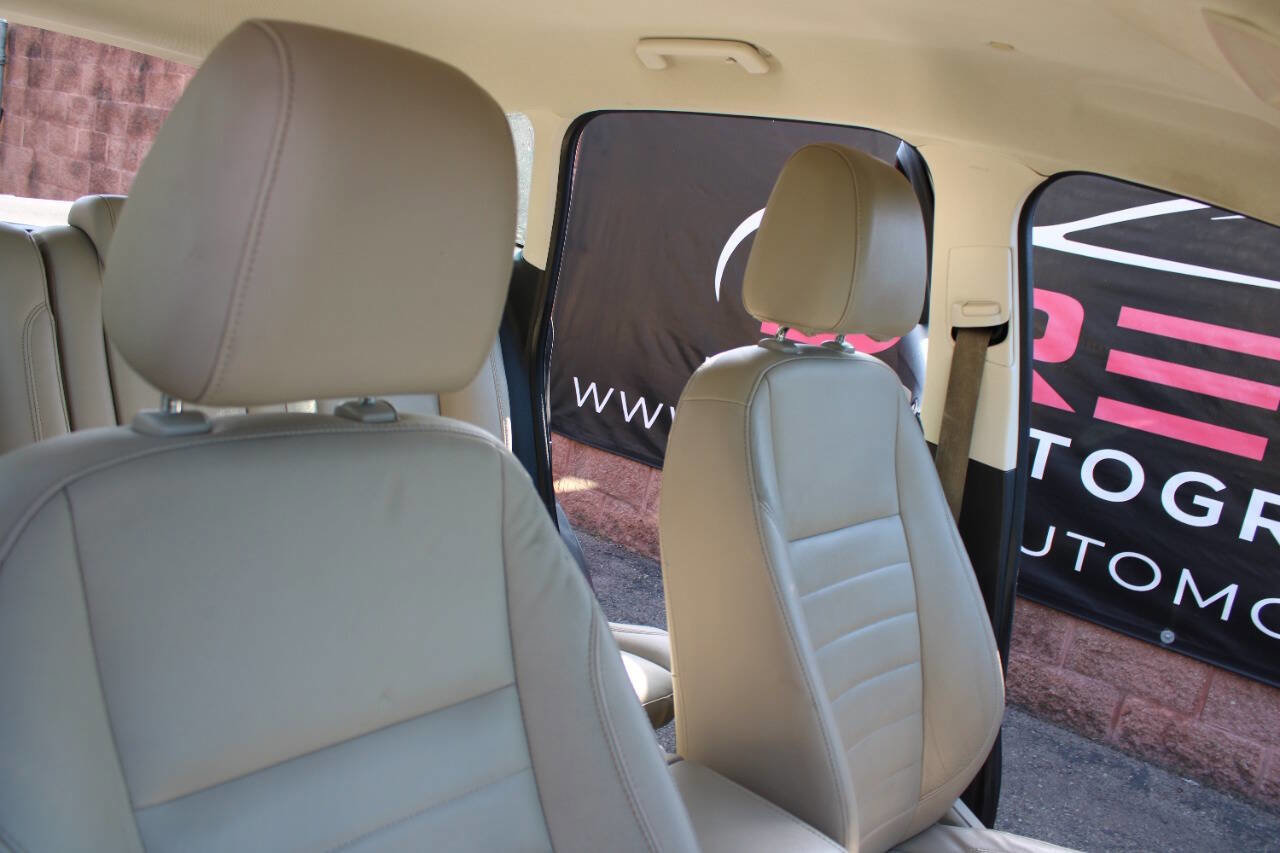 Used 2014 Ford C-MAX SE w/ Equipment Group 202A FWD image 11
