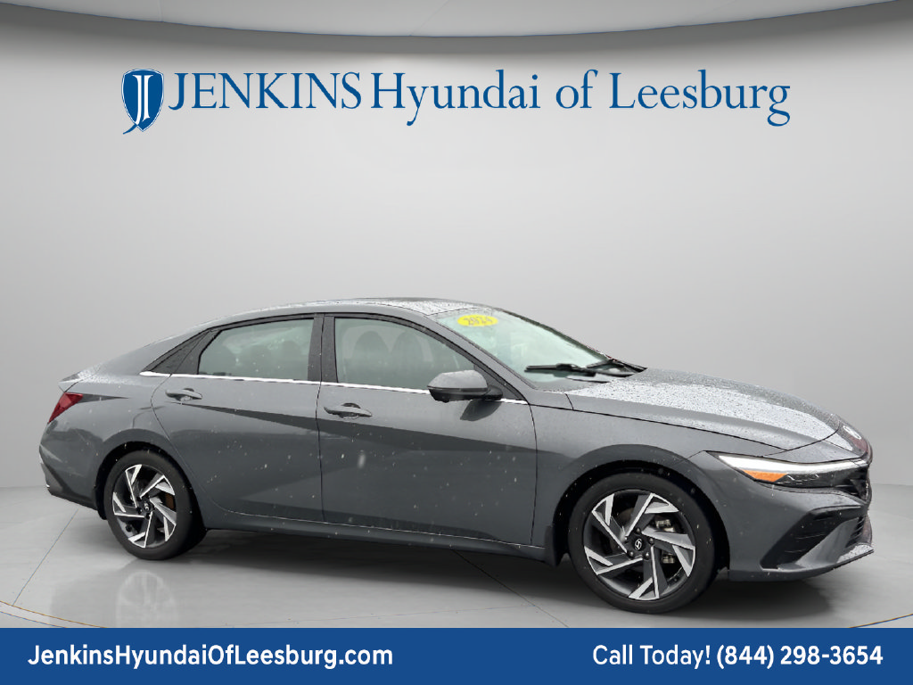 Certified 2024 Hyundai Elantra Limited FWD image 2