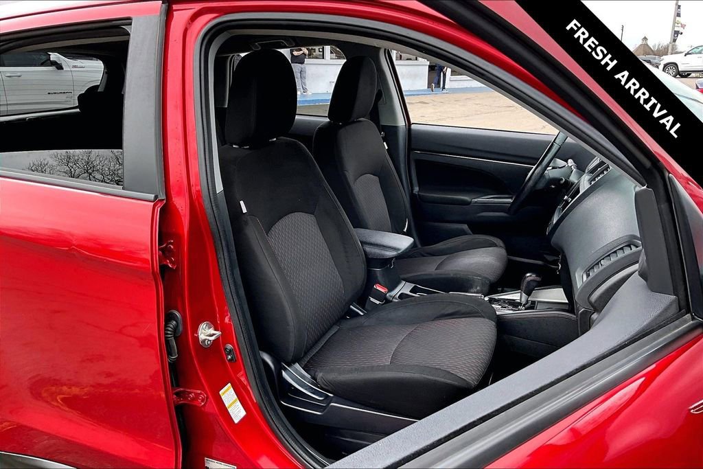 Used 2019 Mitsubishi Outlander Sport ES image 27