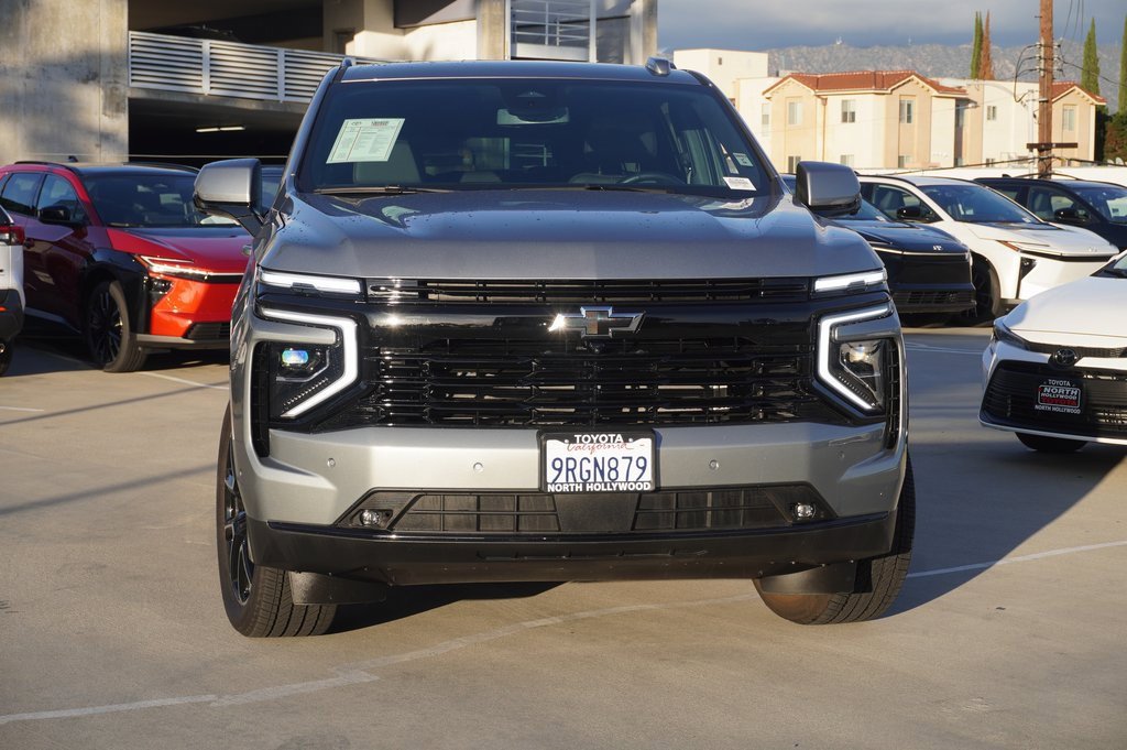 Used 2025 Chevrolet Suburban RST image 2