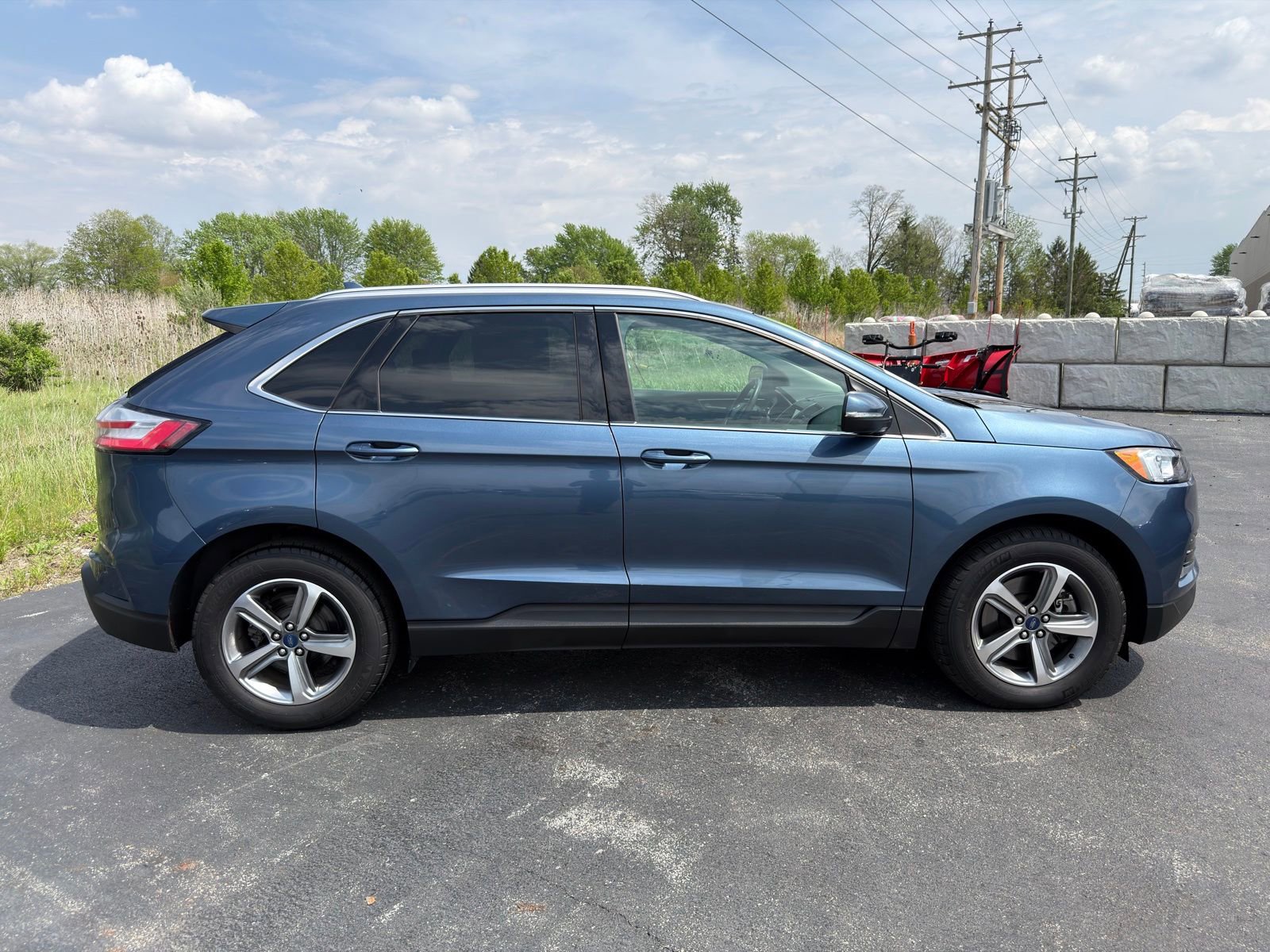 Used 2019 Ford Edge SEL w/ Equipment Group 201A AWD/4WD image 8