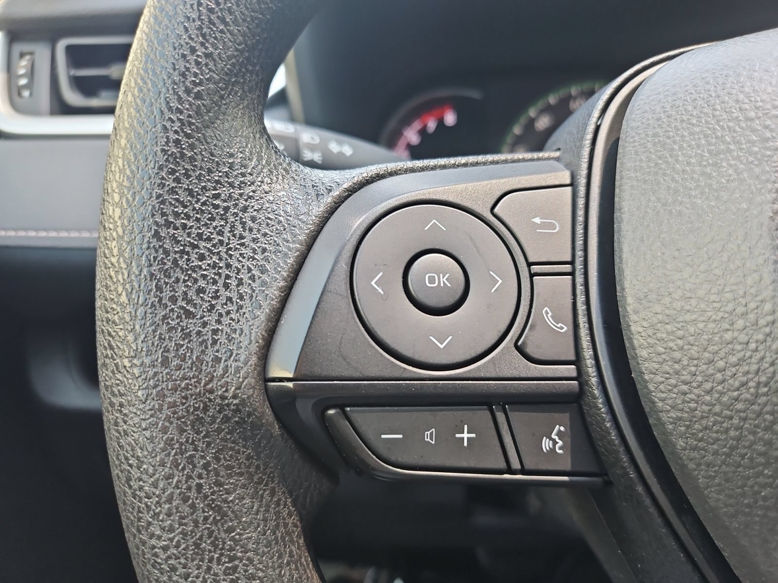 Used 2023 Toyota RAV4 XLE FWD image 24
