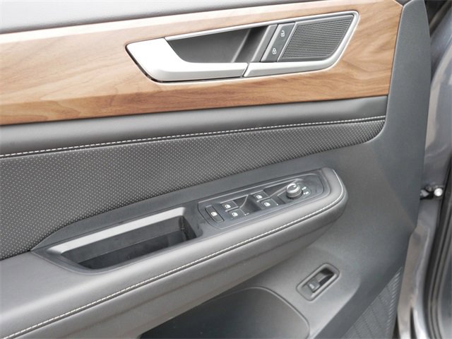 Certified 2025 Volkswagen Atlas SE image 17