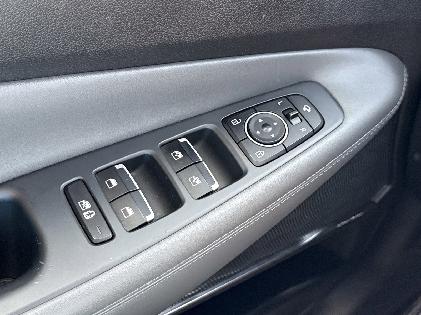 Certified 2023 Hyundai Santa Fe Limited image 19