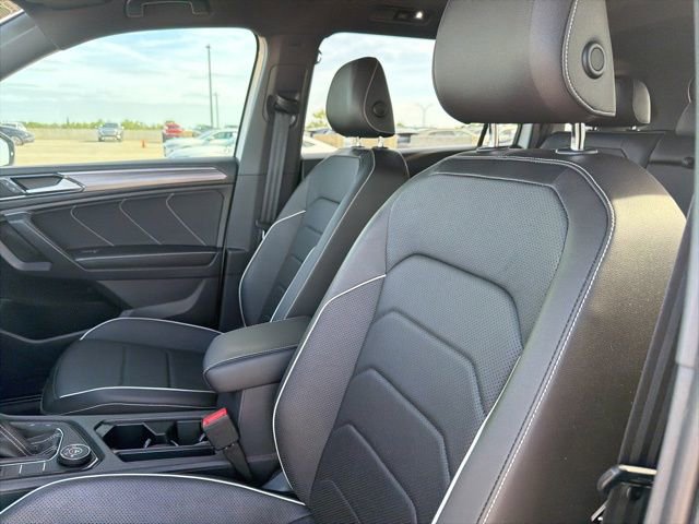 Used 2022 Volkswagen Tiguan SEL R-Line image 14