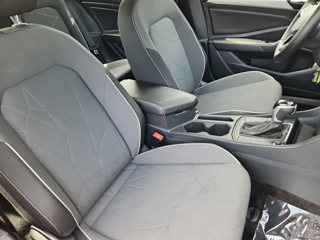 Used 2025 Volkswagen Jetta Sport FWD image 13