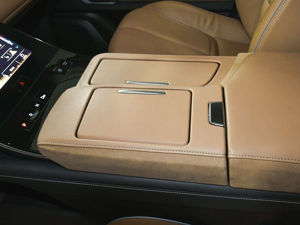 Used 2025 INFINITI QX80 Sensory image 46