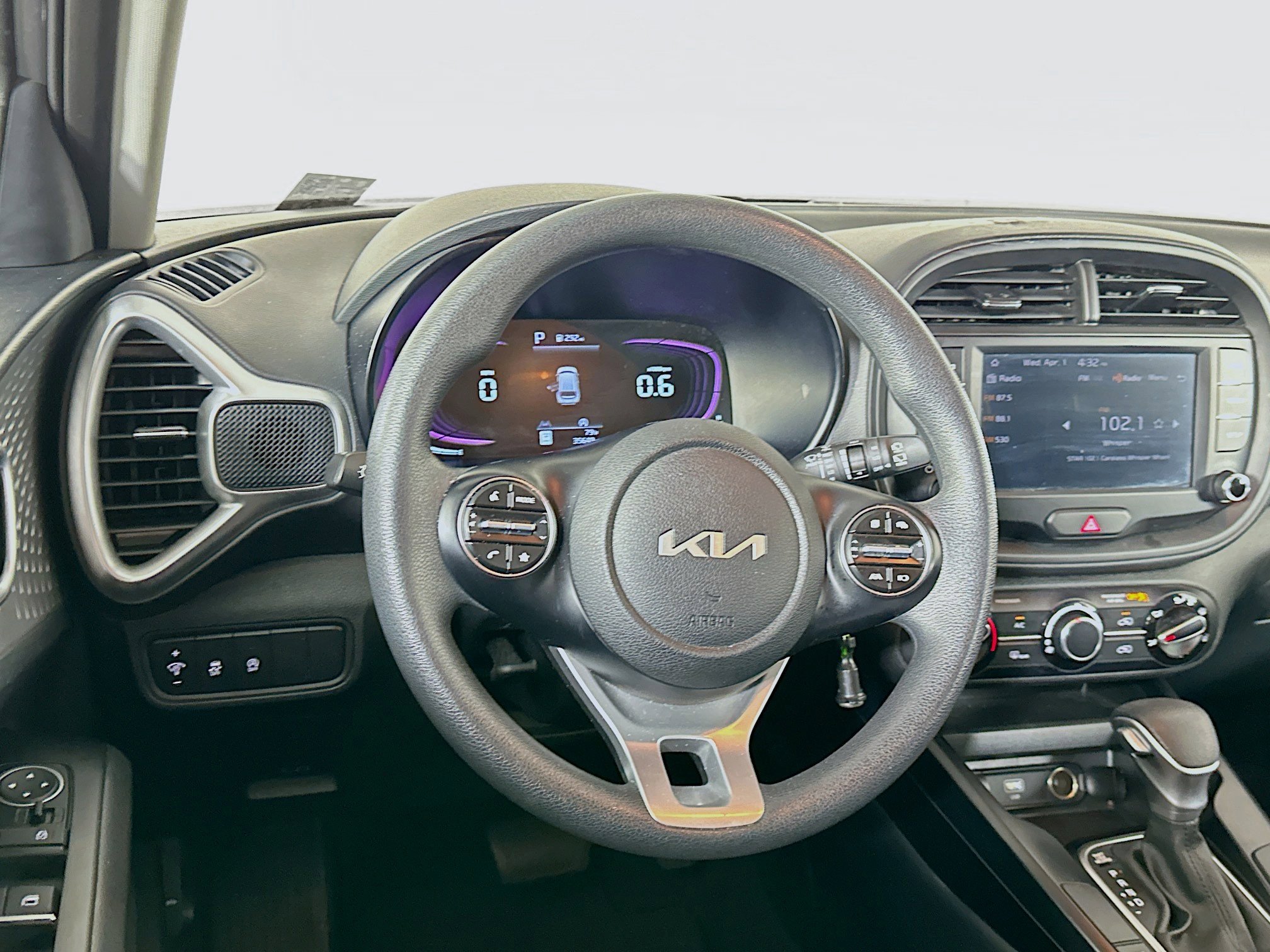 Used 2025 Kia Soul LX w/ LX Technology Package image 18