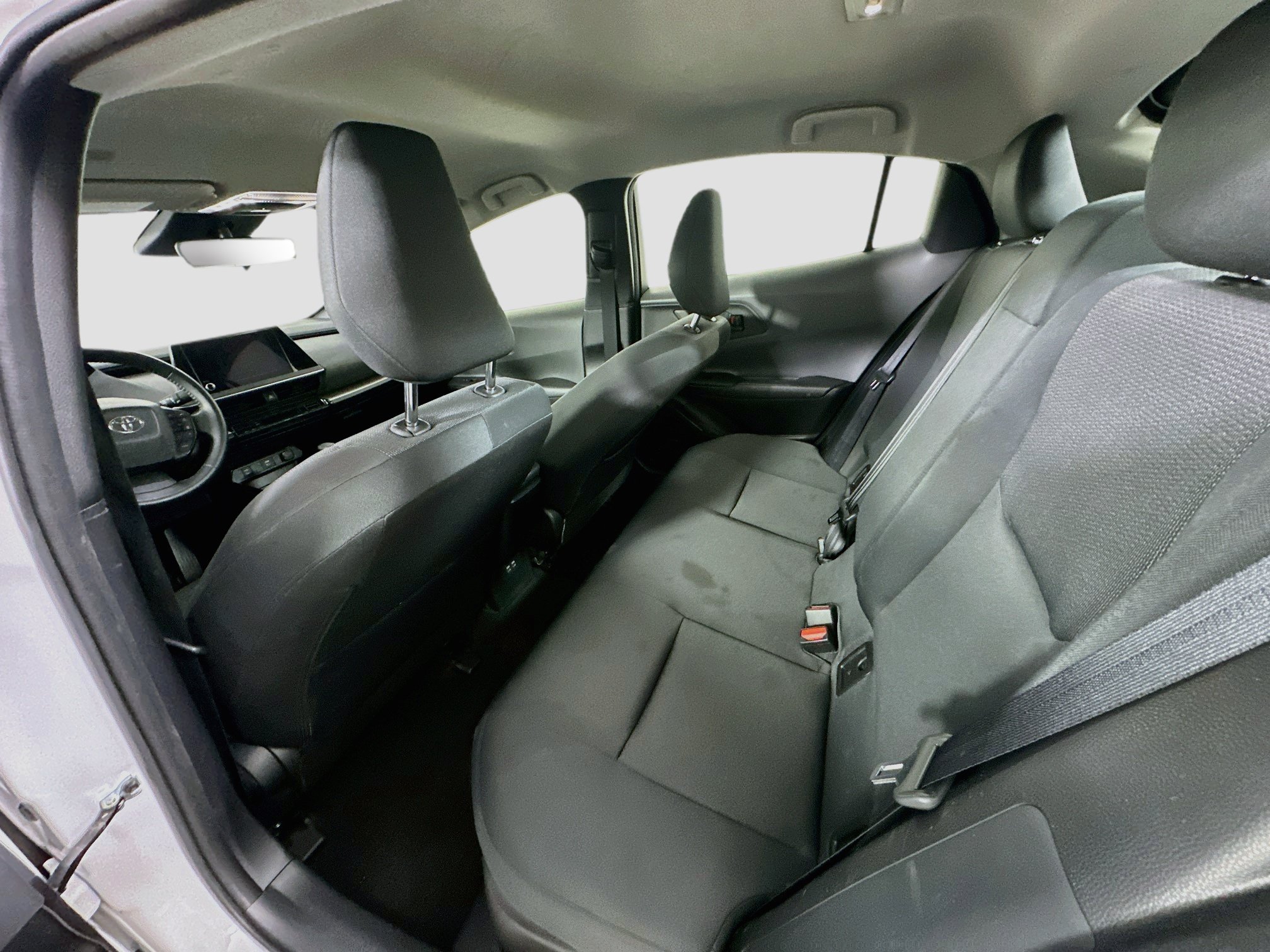Used 2025 Toyota Prius LE FWD image 25
