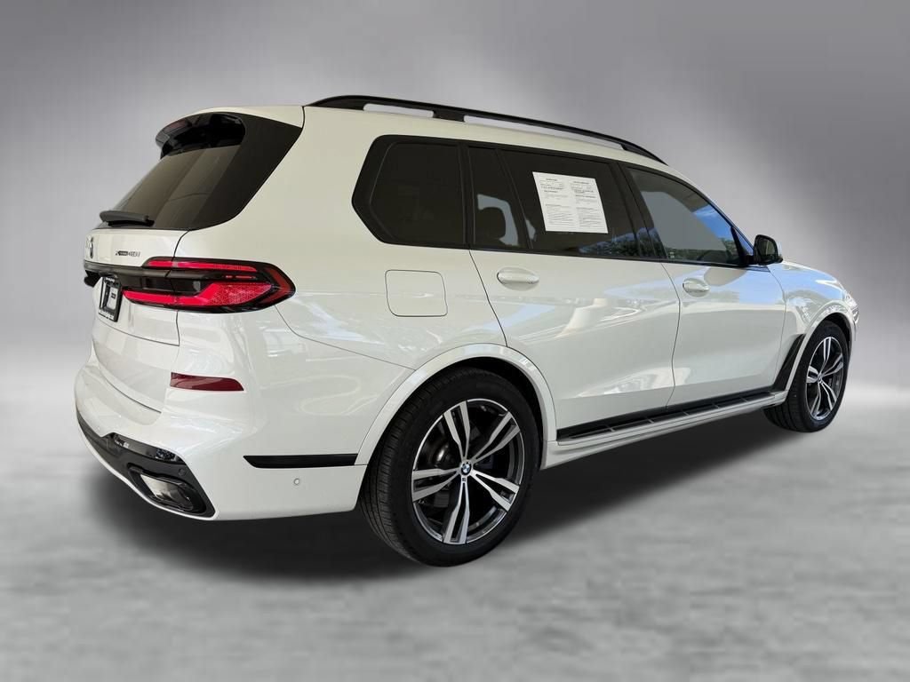 Used 2026 BMW X7 xDrive40i w/ M Sport Package AWD/4WD image 3