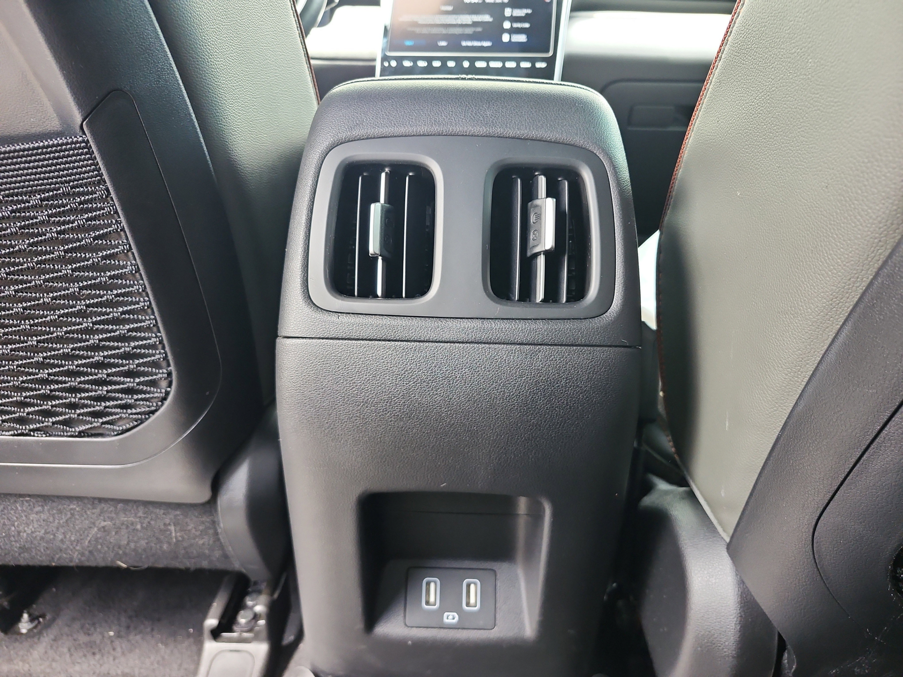 Certified 2024 Hyundai Santa Cruz Limited AWD/4WD image 18
