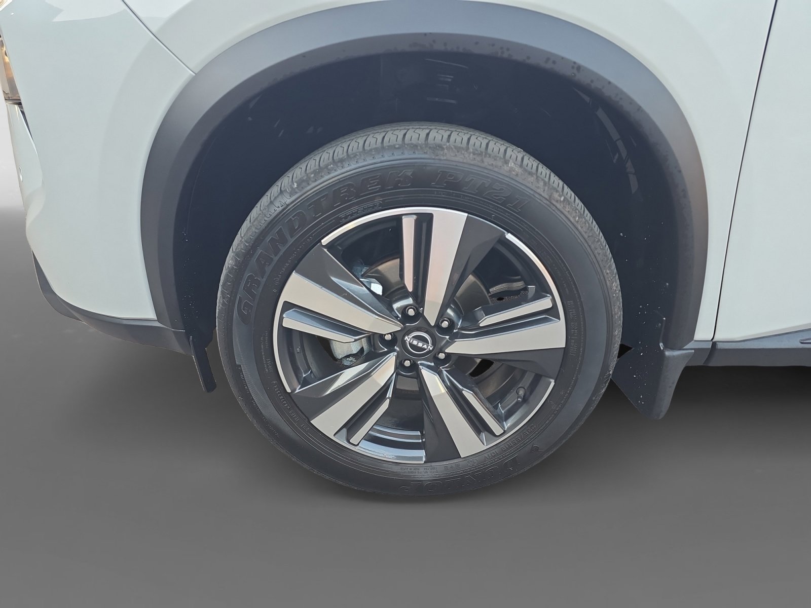 Used 2024 Nissan Rogue SL image 9