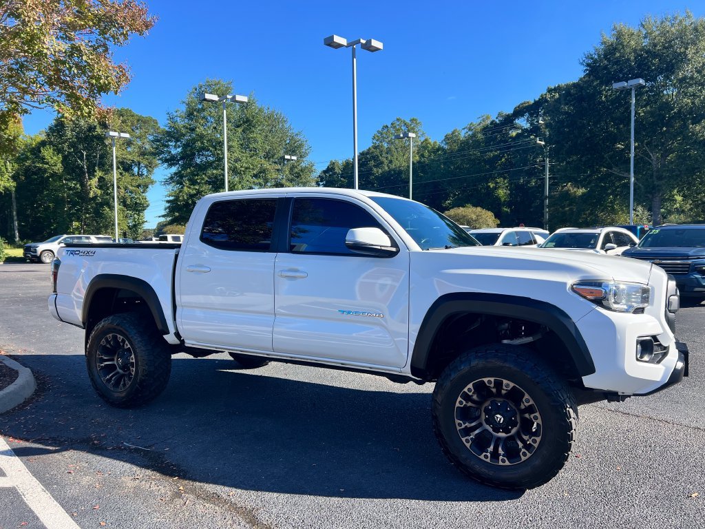 Used 2020 Toyota Tacoma TRD Off-Road AWD/4WD image 3