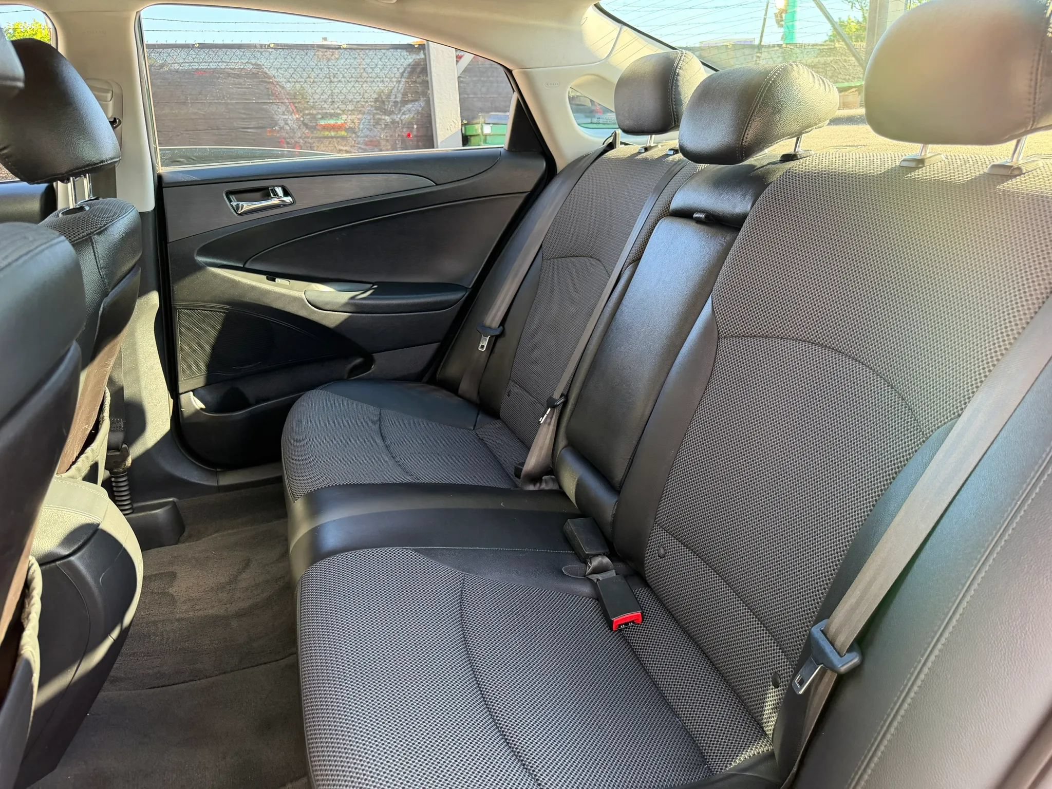 Used 2011 Hyundai Sonata SE FWD image 20