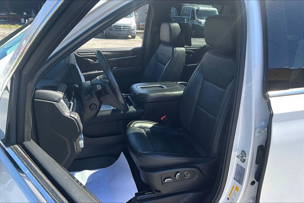Used 2021 GMC Yukon Denali w/ Denali Premium Package AWD/4WD image 23