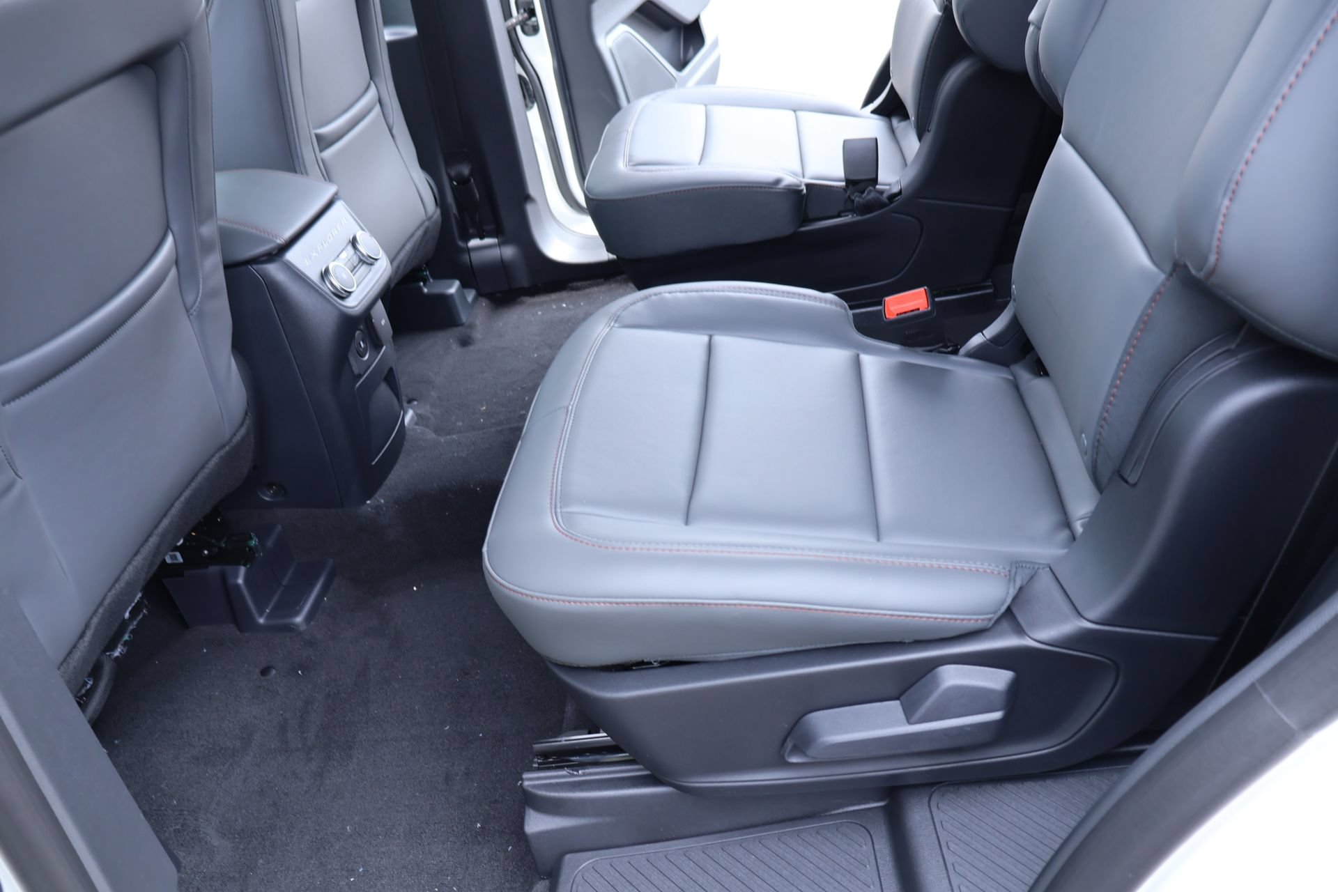 New 2026 Ford Explorer Active w/ Active Comfort Package AWD/4WD image 13