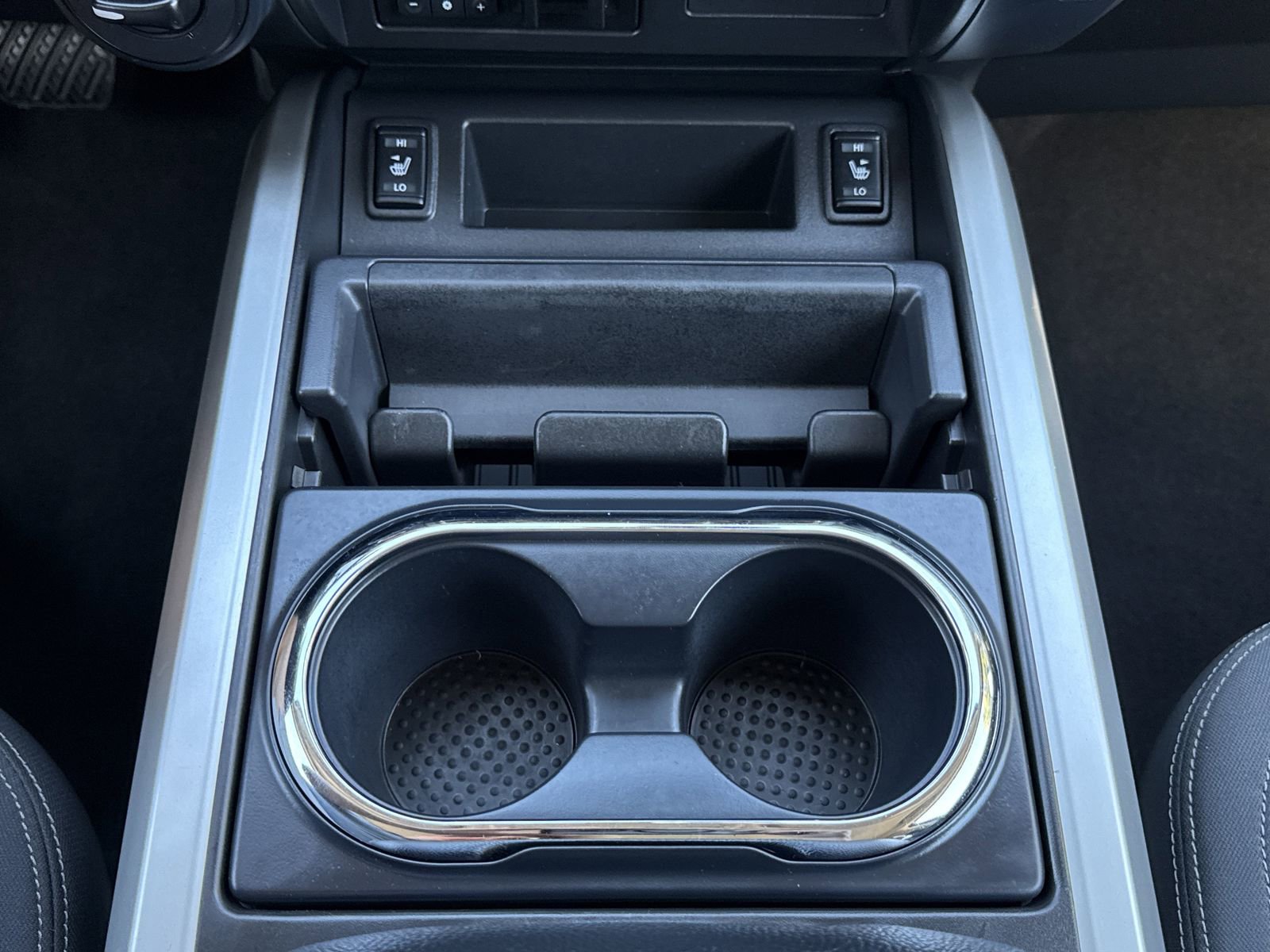 Used 2024 Nissan Titan SV w/ SV Convenience Package image 27