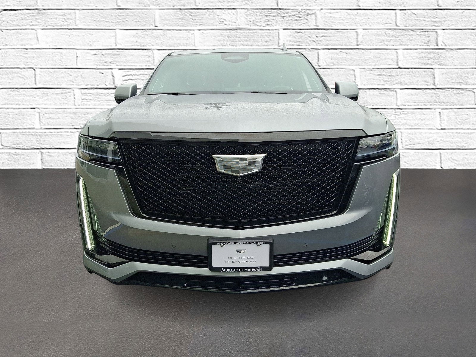 Used 2023 Cadillac Escalade ESV Sport Platinum w/ LPO, ONYX Package image 9