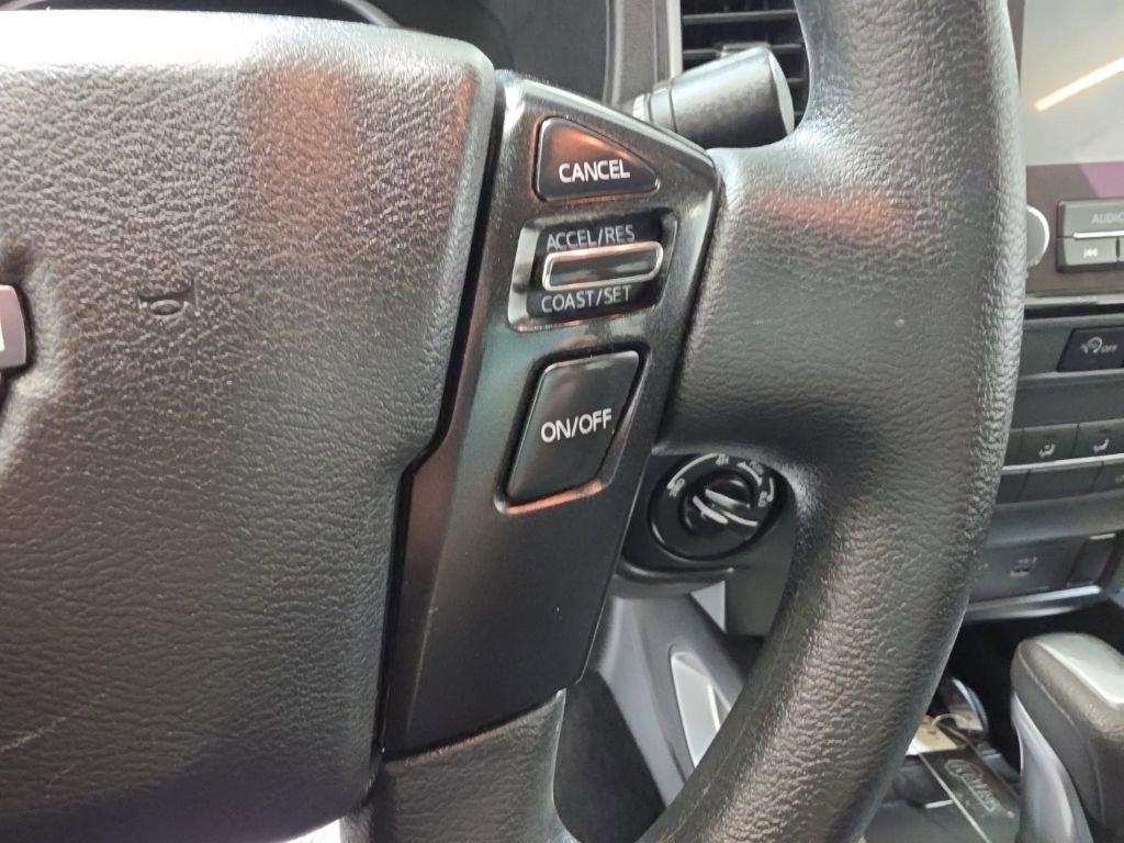 Used 2024 Nissan Frontier SV image 27