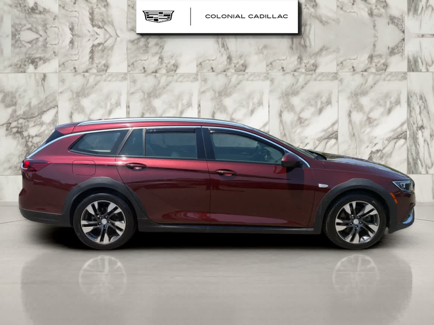 Used 2018 Buick Regal Essence w/ Sights and Sounds Package AWD/4WD image 6