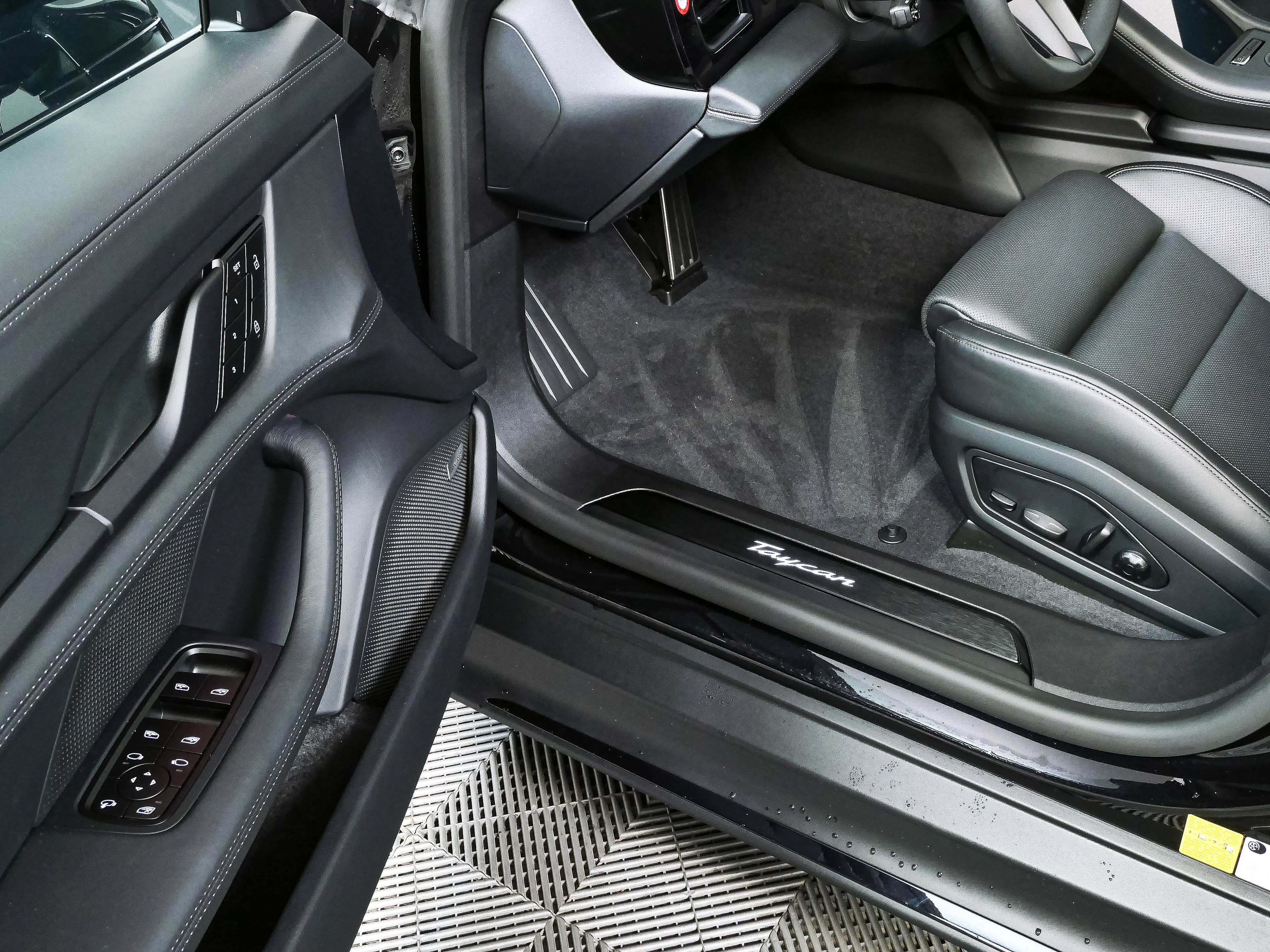New 2026 Porsche Taycan RWD image 8