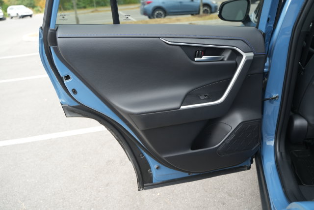 Used 2025 Toyota RAV4 XSE w/ Weather Package AWD/4WD image 17
