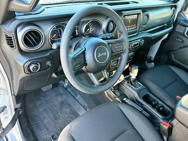 Used 2023 Jeep Gladiator Sport image 9