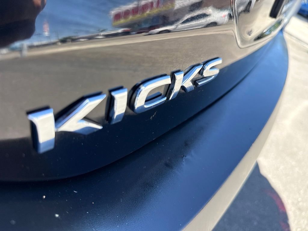 Used 2019 Nissan Kicks SV FWD image 6