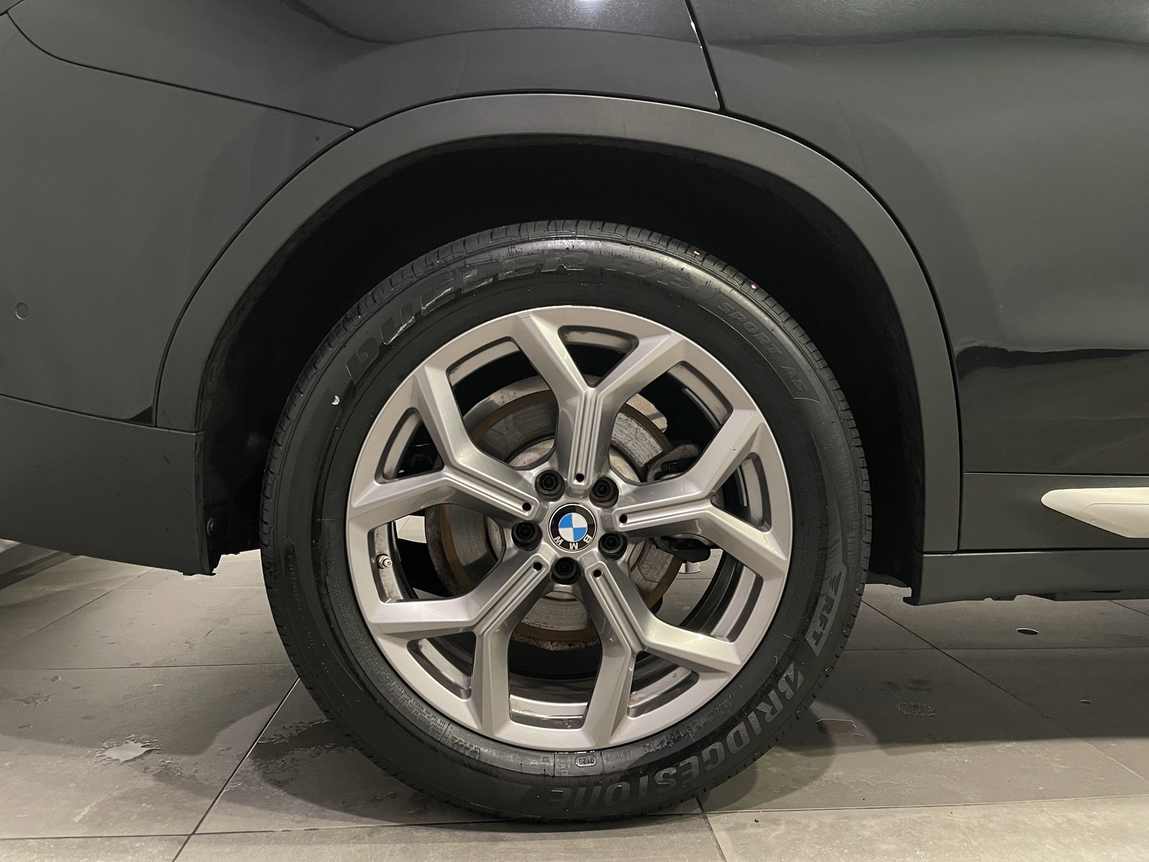 Certified 2024 BMW X3 xDrive30i w/ Convenience Package image 9