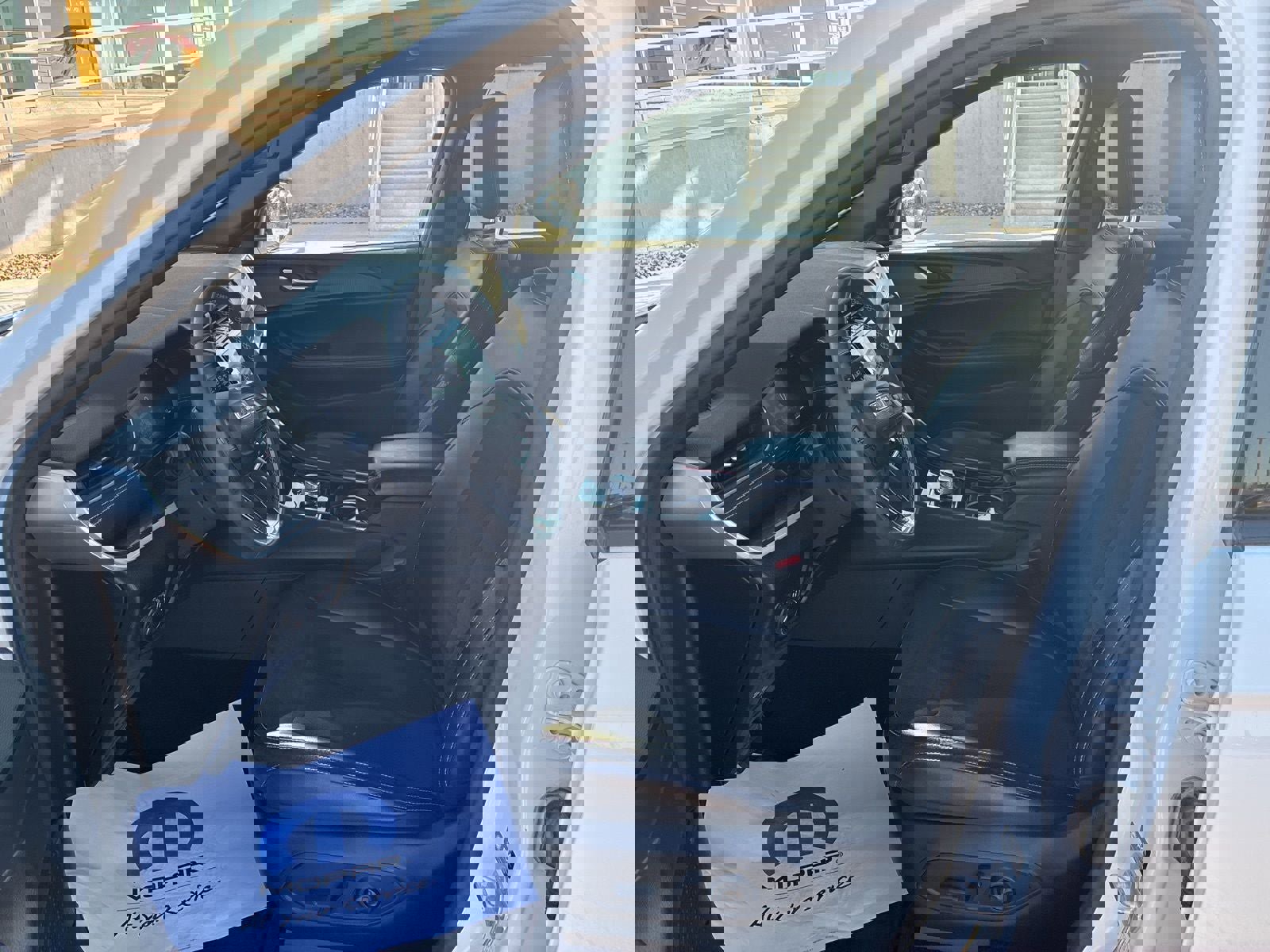 Used 2023 Jeep Grand Cherokee Altitude image 15