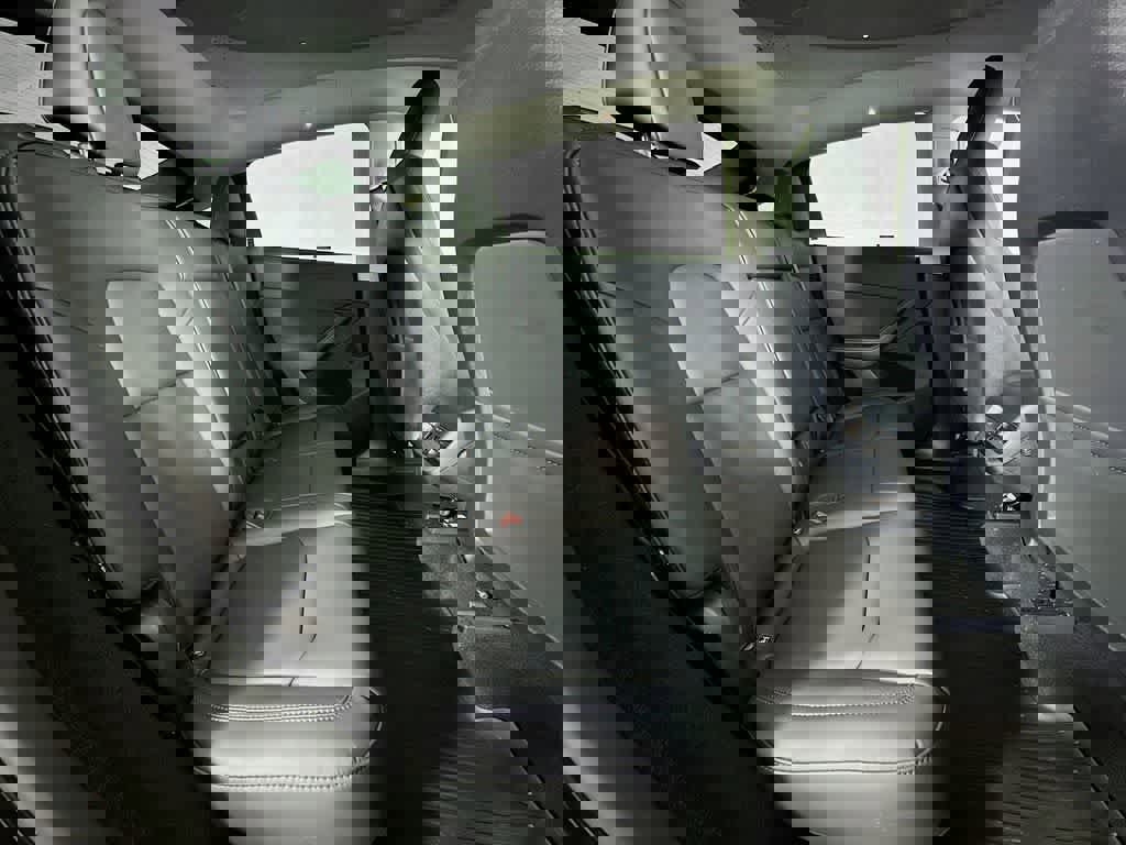 Used 2024 Tesla Model Y Performance image 31