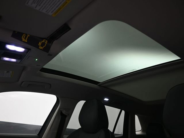 New 2026 Volkswagen Tiguan SE image 2