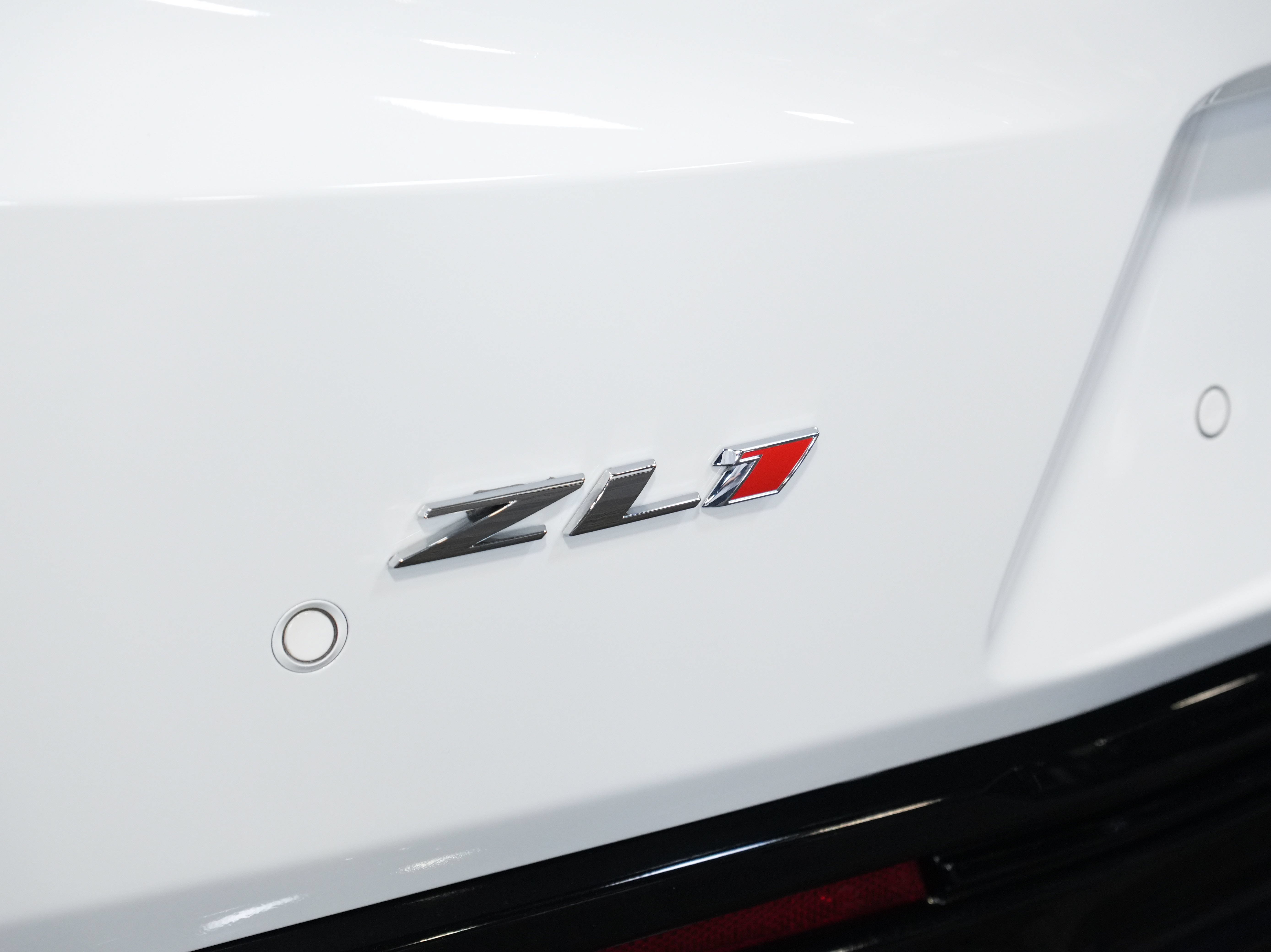 Used 2018 Chevrolet Camaro ZL1 RWD image 20