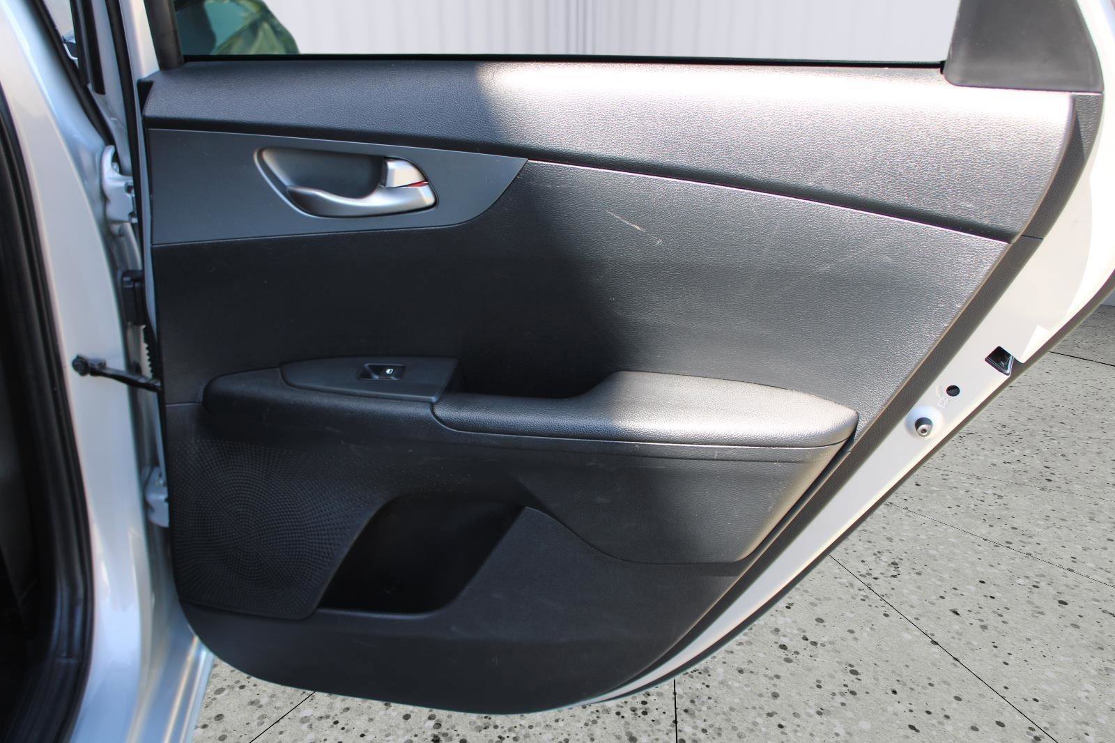 Used 2020 Kia Forte LXS FWD image 38
