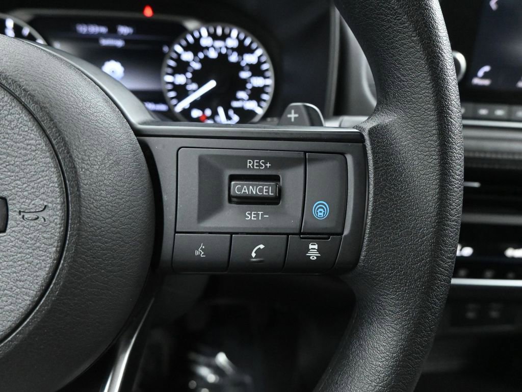 Used 2024 Nissan Rogue SV image 29