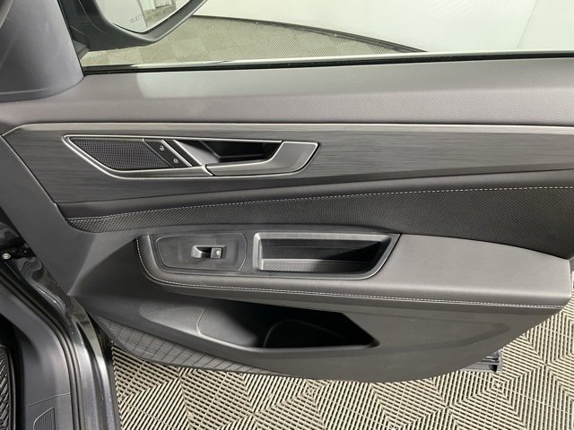 New 2025 Volkswagen Atlas Cross Sport SE image 18