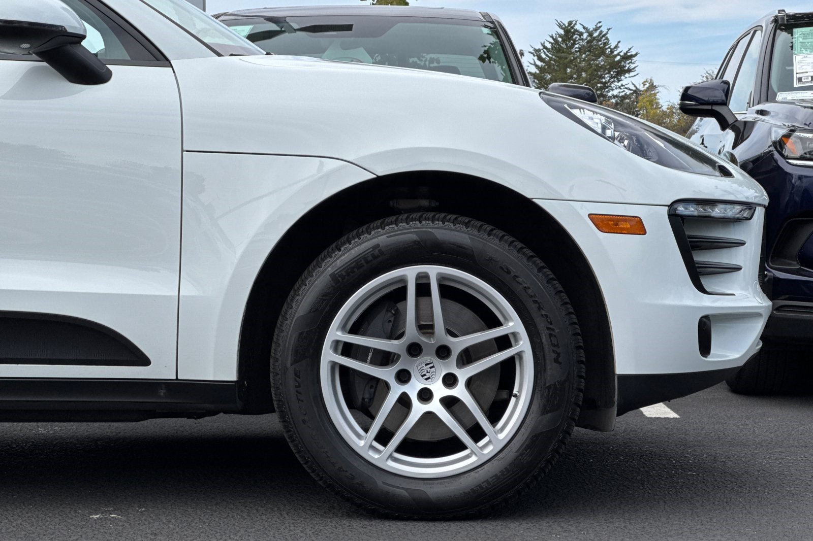 Used 2017 Porsche Macan AWD/4WD image 35