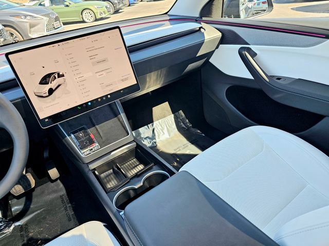 Used 2026 Tesla Model Y Long Range AWD/4WD image 30